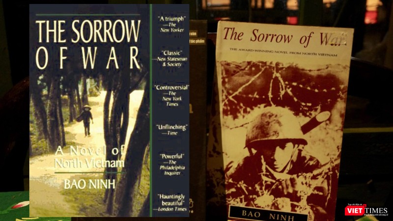 Nỗi buồn chiến tranh bản dịch tiếng Anh (Ảnh: Bảo tàng Văn học, Hòa Bình ghép) 
