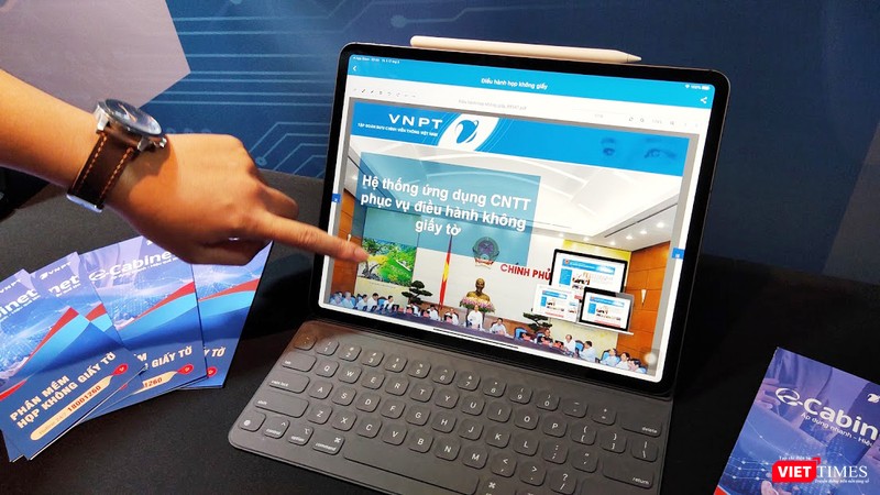 Ứng dụng Văn phòng không giấy tờ đã được đưa vào nhiều cơ quan (Ảnh: Hòa Bình) 