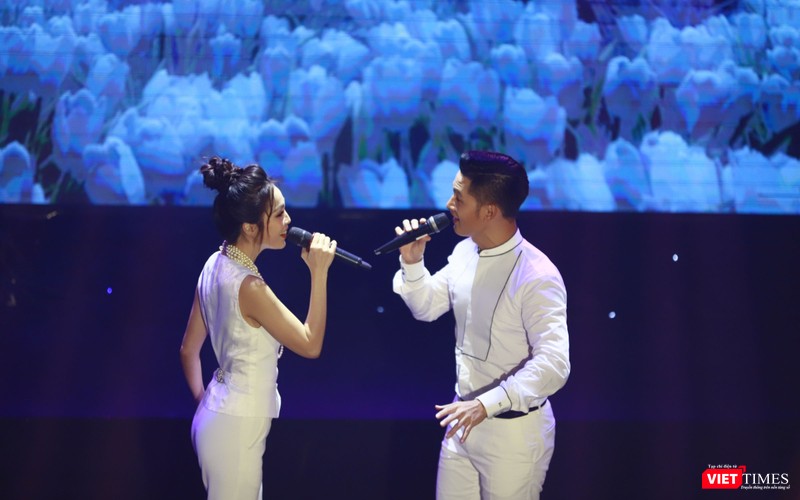 Để gió cuốn đi (Trịnh Công Sơn) - Song ca giữa ca sỹ Hiền Thục &amp; Đức Tuấn