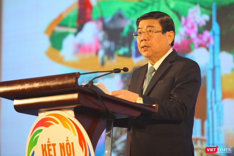 Chủ tịch UBND TPHCM Nguyễn Thành Phong phát biểu tại hội nghị Chủ tịch UBND TPHCM Nguyễn Thành Phong phát biểu tại hội nghị