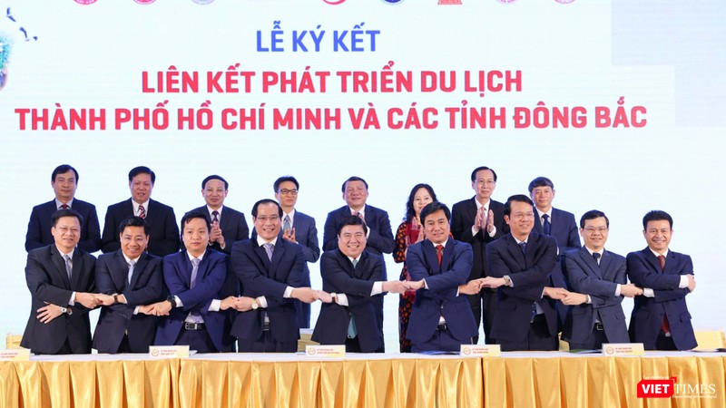 Lễ ký kết hợp tác phát triển du lịch TP.HCM và các tỉnh Đông Bắc (Ảnh: SDL) Lễ ký kết hợp tác phát triển du lịch TP.HCM và các tỉnh Đông Bắc (Ảnh: SDL)
