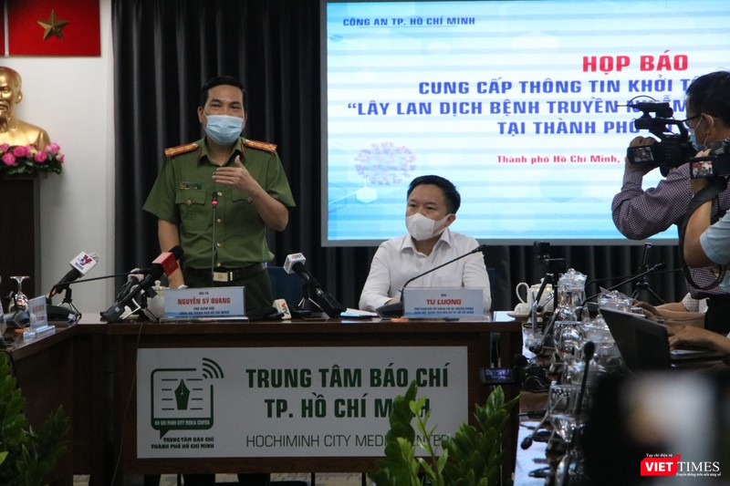 Đại tá Nguyễn Sỹ Quang – Phó Giám đốc Công an TP.HCM trả lời tại họp báo (Ảnh: Hải Linh)