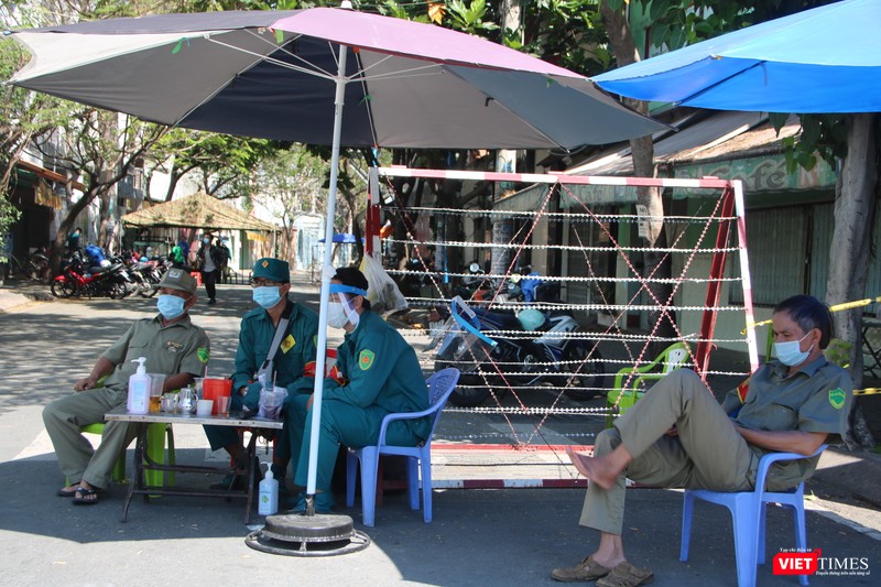 Lực lượng chức năng trực đảm bảo thực hiện mọi quy định cách ly Lực lượng chức năng trực đảm bảo thực hiện mọi quy định cách ly