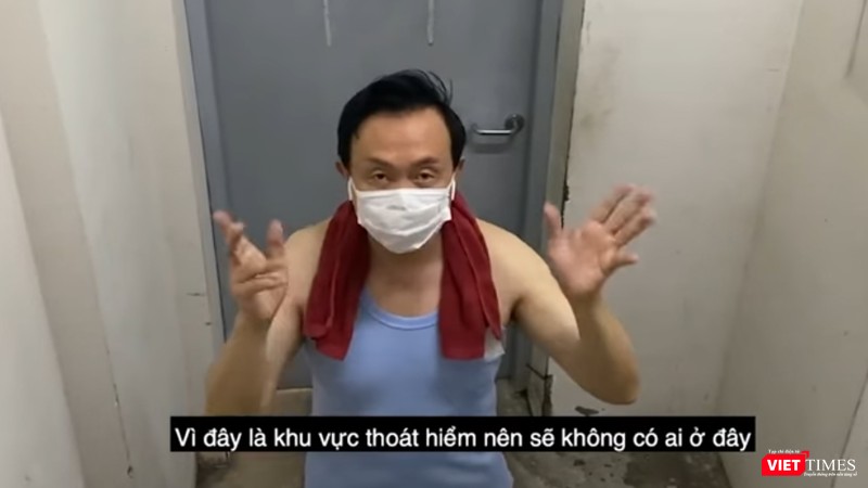 Nghệ sĩ Chí Tài-tập luyện trong thang bộ. Vì đây là khu vực thoát hiểm nên sẽ không có ai ở đây (Ảnh chụp video do nghệ sĩ chia sẻ) Nghệ sĩ Chí Tài-tập luyện trong thang bộ. Vì đây là khu vực thoát hiểm nên sẽ không có ai ở đây (Ảnh chụp video do nghệ sĩ chia sẻ)