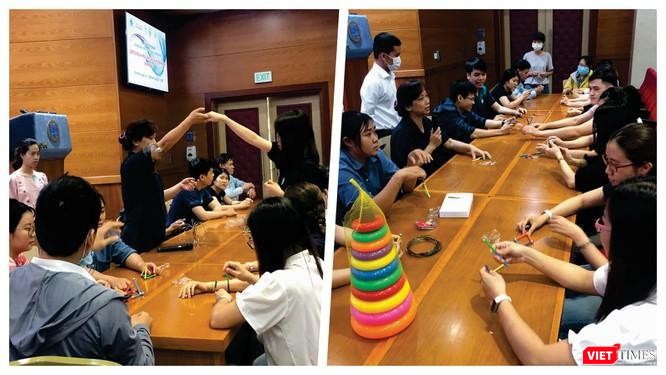 Ths. Lê Thị Hạ Quyên, Phó khoa phục hồi chức năng Bệnh viện Phục Hồi Chức Năng - điều trị bệnh nghề nghiệp TP.HCM hướng dẫn điều trị đột quỵ. (Ảnh: Hải Linh) Ths. Lê Thị Hạ Quyên, Phó khoa phục hồi chức năng Bệnh viện Phục Hồi Chức Năng - điều trị bệnh nghề nghiệp TP.HCM hướng dẫn điều trị đột quỵ. (Ảnh: Hải Linh)