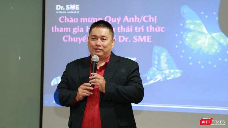 Ông Vũ Tuấn Anh cho biết chương trình kiến tạo hệ sinh thái tri thức chuyển đổi số (Ảnh: HB)