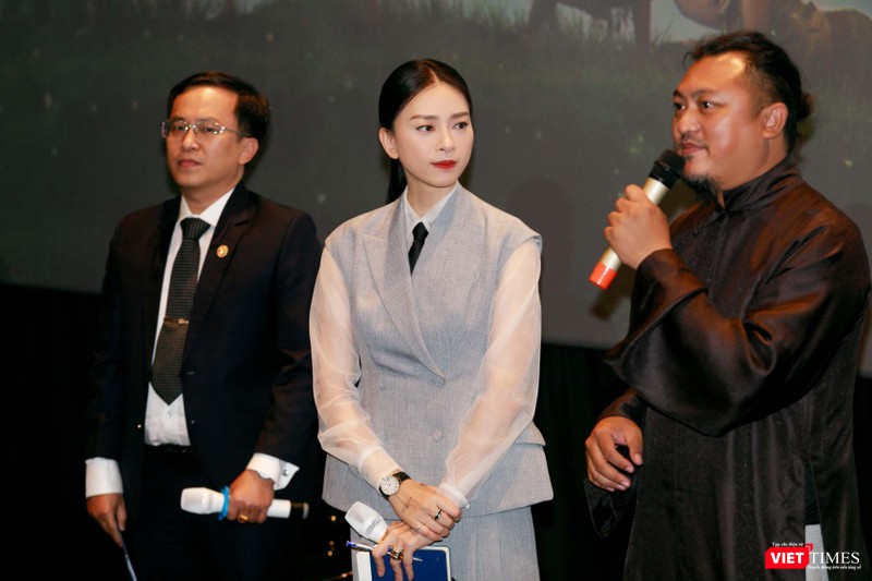Đạo diễn Phan Gia Nhật Linh và nhà sản xuất Ngô Thanh Vân tại buổi trao đổi với báo chí (Ảnh: ĐPCC) Đạo diễn Phan Gia Nhật Linh và nhà sản xuất Ngô Thanh Vân tại buổi trao đổi với báo chí (Ảnh: ĐPCC)