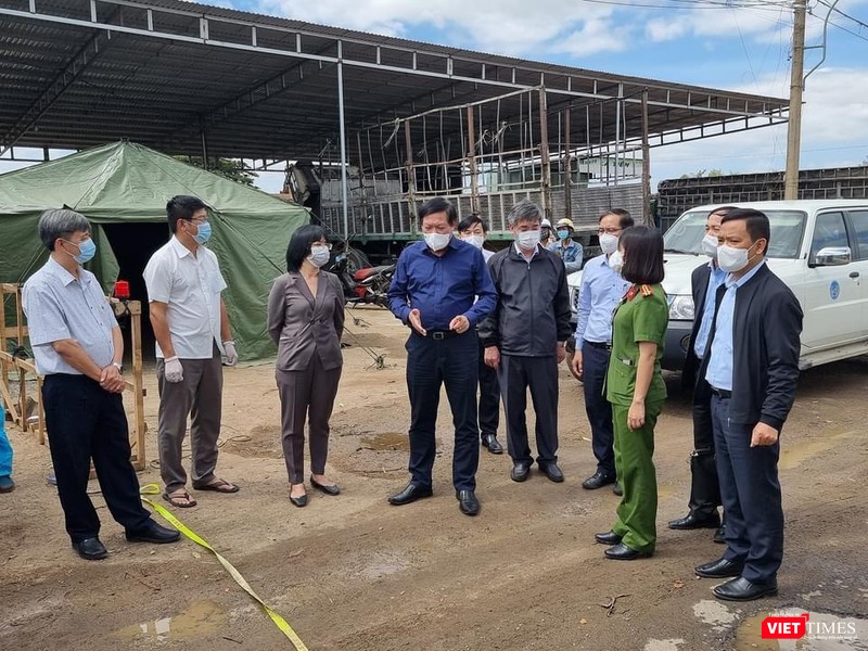 Thứ trưởng nhấn mạnh cần phải xây dựng phương án để khi có tình huống kịp thời triển khai ngay BV Dã chiến (Ảnh: BYT) Thứ trưởng nhấn mạnh cần phải xây dựng phương án để khi có tình huống kịp thời triển khai ngay BV Dã chiến (Ảnh: BYT)