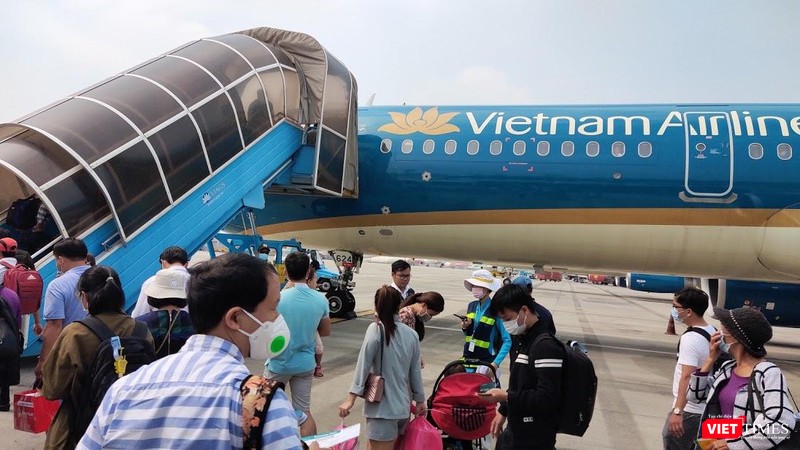 CDC TP.HCM khẳng định BN1979 chỉ là nhân viên xếp hành lý, không tiếp xúc với hành khách (Ảnh: Hoà Bình)