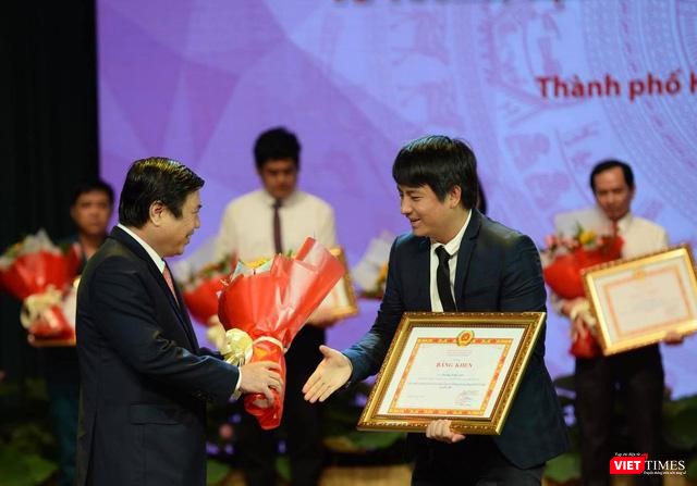 Hoàng Tuấn Anh được Thành uỷ TPHCM vinh danh Công dân trẻ tiêu biểu 2020