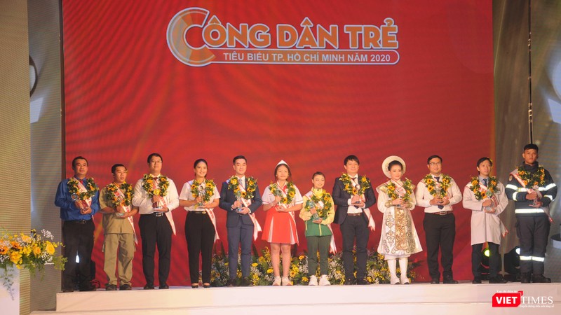 Hoàng Tuấn Anh và các Công dân trẻ tiêu biểu năm 2020