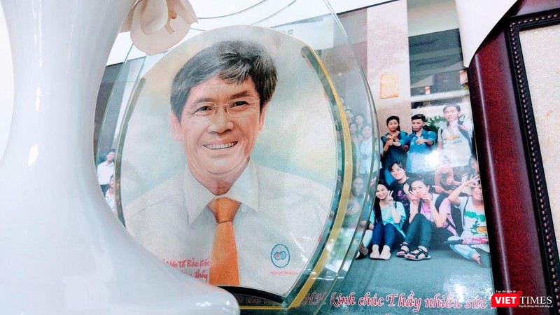 Học trò của thầy Phan Kim Ngọc nhiều người đã trở thành phó giáo sư, tiến sĩ Học trò của thầy Phan Kim Ngọc nhiều người đã trở thành phó giáo sư, tiến sĩ