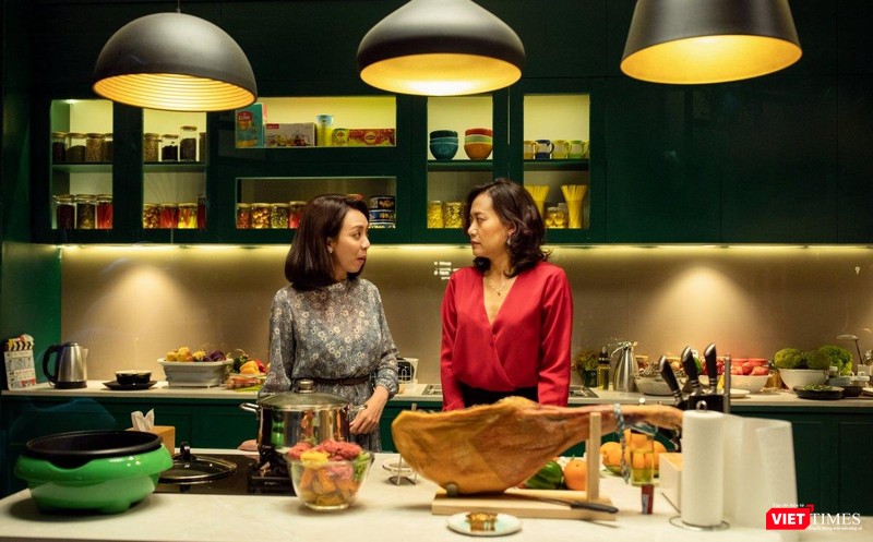 Thu Trang và Hồng Ánh trong phim "Tiệc trăng máu" Thu Trang và Hồng Ánh trong phim "Tiệc trăng máu"