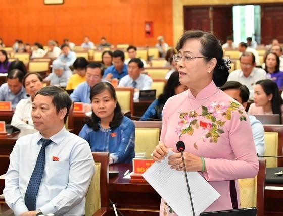 Đại biểu Nguyễn Thị Quyết Tâm phát biểu tại kỳ họp. Ảnh: Việt Dũng Đại biểu Nguyễn Thị Quyết Tâm phát biểu tại kỳ họp. Ảnh: Việt Dũng