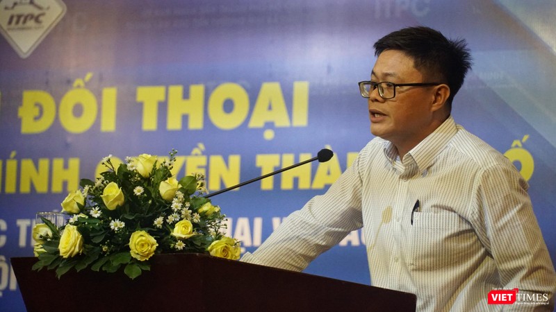 Ông Trần Ngọc Thương giải thích về BHXH số, BHYT điện tử (Ảnh: Phi Phi)