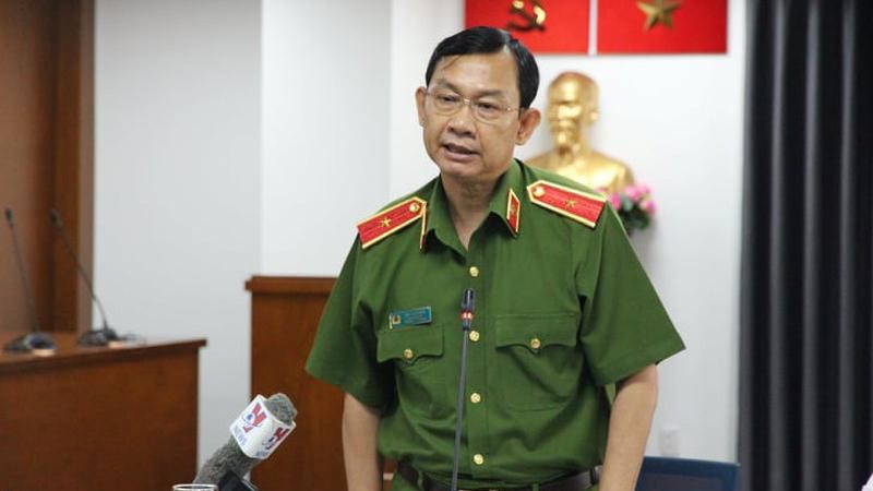 Thiếu tướng Đinh Thanh Nhàn - Phó Giám đốc Công an TP.HCM - thông tin tại cuộc họp báo. Ảnh- Tự Sang Thiếu tướng Đinh Thanh Nhàn - Phó Giám đốc Công an TP.HCM - thông tin tại cuộc họp báo. Ảnh- Tự Sang