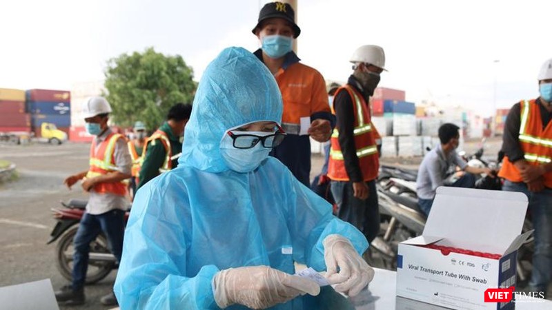 Lấy mẫu xét nghiệm ở TP Thủ Đức (Văn Tùng – Trung tâm Y tế TP Thủ Đức) Lấy mẫu xét nghiệm ở TP Thủ Đức (Văn Tùng – Trung tâm Y tế TP Thủ Đức)