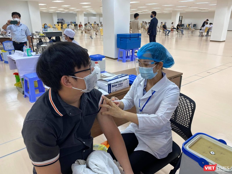 Kiến nghị ưu tiên phân bổ vaccine cho tỉnh Bình Dương tiêm ngừa cho công nhân. Ảnh: BYT 