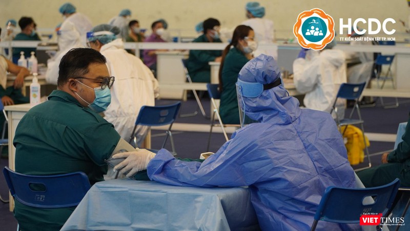 Tiêm chủng cho các đối tượng mở rộng tại Nhà thi đấu Phú Thọ (Ảnh: HCDC) Tiêm chủng cho các đối tượng mở rộng tại Nhà thi đấu Phú Thọ (Ảnh: HCDC)