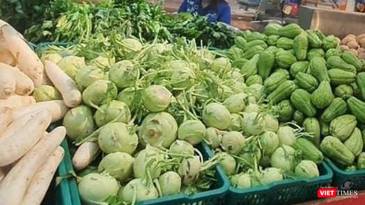 Người dân TP.HCM những ngày qua thiếu nhất là rau củ, thực phẩm tươi sống - Ảnh: Hoà Bình Người dân TP.HCM những ngày qua thiếu nhất là rau củ, thực phẩm tươi sống - Ảnh: Hoà Bình