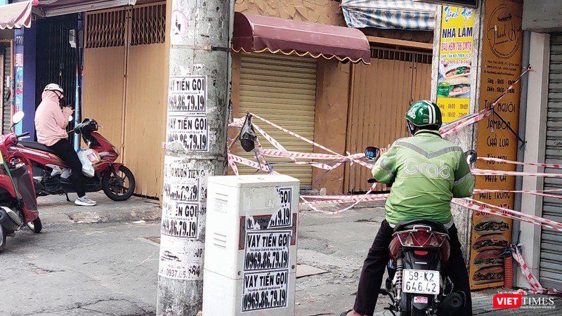 Lực lượng shipper được vận chuyển hàng thiết yếu đi liên quận tới các khu phong toả, cách ly - Ảnh: Hoà Bình