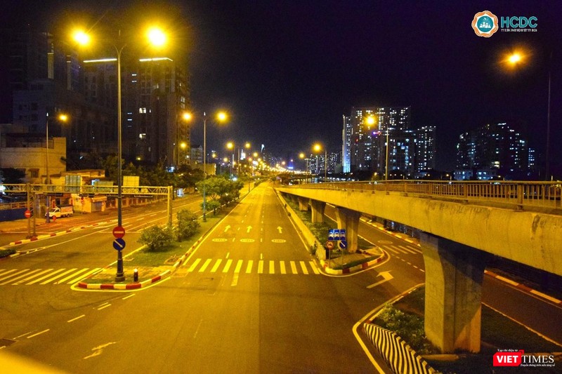 Đường Võ Văn Kiệt, quận 1 vắng không một bóng người - Ảnh: HCDC Đường Võ Văn Kiệt, quận 1 vắng không một bóng người - Ảnh: HCDC