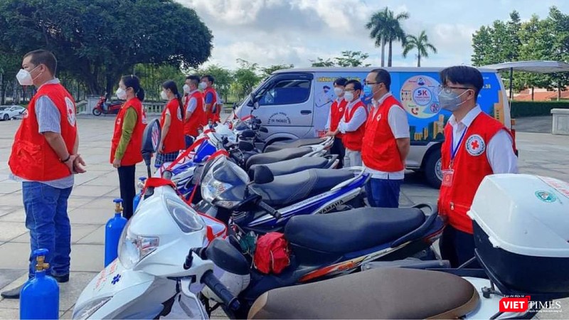 Đội ngũ y bác sĩ, điều dưỡng BV Lê Văn Thịnh thực hiện tiêm vaccine COVID-19 lưu động ở TP Thủ Đức (TP.HCM) Đội ngũ y bác sĩ, điều dưỡng BV Lê Văn Thịnh thực hiện tiêm vaccine COVID-19 lưu động ở TP Thủ Đức (TP.HCM)