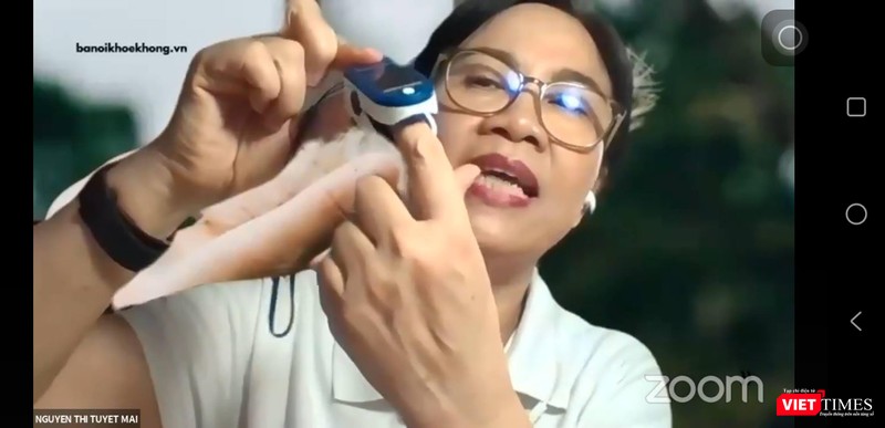 &quot;Trước mỗi một cơn hoảng loạn, chỉ cần bình tĩnh, hít một hơi thật sâu, thở ra một hơi thật chậm, sẽ trở lại bình tâm” – Bác sĩ Mai hướng dẫn.