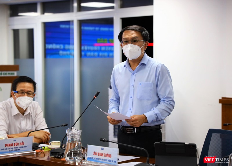 Giám đốc Sở Thông tin và Truyền thông TP.HCM, ông Lâm Đình Thắng trao đổi về thẻ xanh COVID và Ứng dụng khai báo y tế điện tử