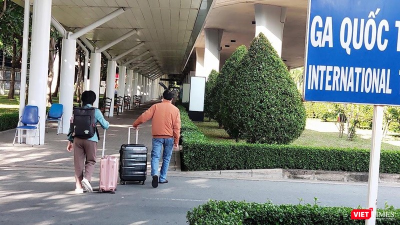 Ga quốc tế tại Cảng Hàng không Tân Sơn Nhất. Ảnh Hoà Bình Ga quốc tế tại Cảng Hàng không Tân Sơn Nhất. Ảnh Hoà Bình