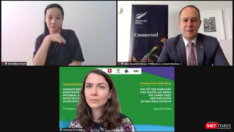 Hai đại diện của các Đại sứ quán tại buổi công bố trực tuyến