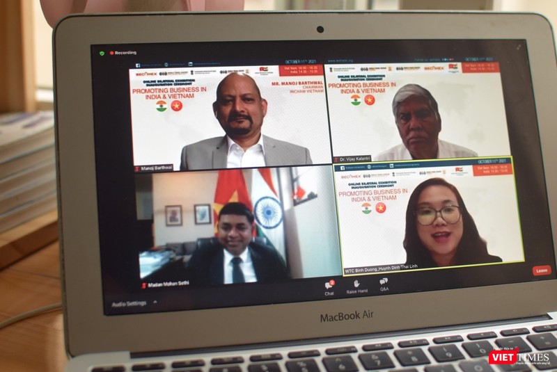 Bà Huỳnh Đinh Thái Linh - Giám đốc Trung tâm Thương mại Thế giới Thành phố Mới Bình Dương phát biểu tại buổi Lễ khai mạc. Ảnh: Hoà Bình