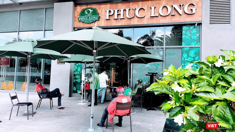 Các chủ nhà hàng, quán cà phê ở TP.HCM mong được bán tại chỗ trở lại. Ảnh: Hoà Bình Các chủ nhà hàng, quán cà phê ở TP.HCM mong được bán tại chỗ trở lại. Ảnh: Hoà Bình
