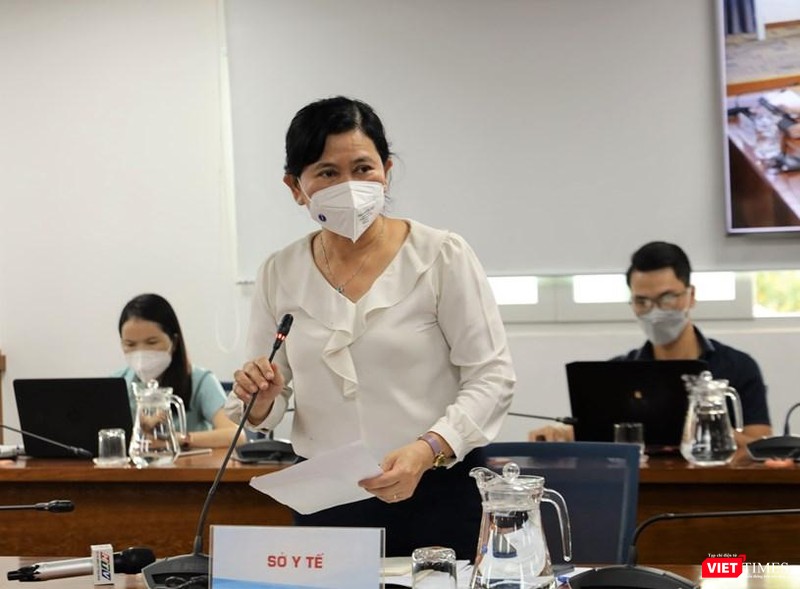 Chánh Văn phòng Sở Y tế Nguyễn Thị Huỳnh Mai cho biết trong số tử vong, nhiều ca mắc bệnh nền, 75% trường hợp chưa tiêm vaccine ngừa COVID-19 hoặc tiêm chưa đủ liều. Ảnh: Linh Nhi Chánh Văn phòng Sở Y tế Nguyễn Thị Huỳnh Mai cho biết trong số tử vong, nhiều ca mắc bệnh nền, 75% trường hợp chưa tiêm vaccine ngừa COVID-19 hoặc tiêm chưa đủ liều. Ảnh: Linh Nhi