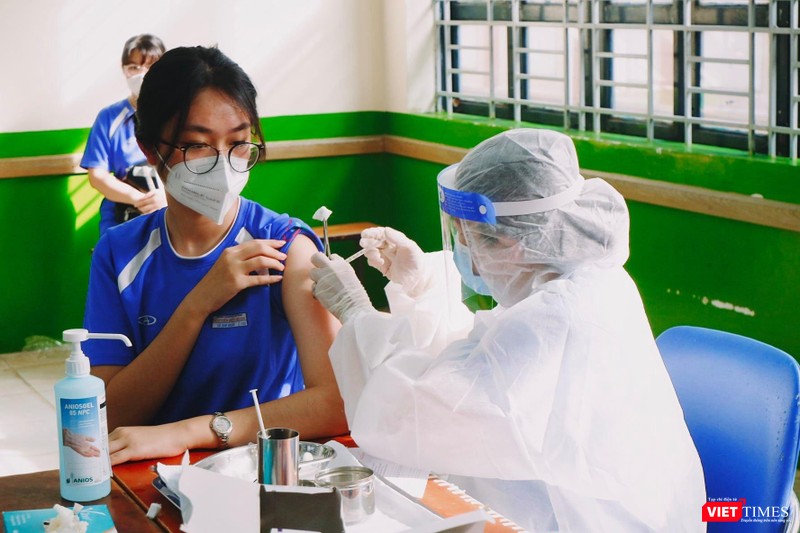 Học sinh TP.HCM tại tất cả các quận, huyện, TP Thủ Đức thực hiện tiêm vaccine COVID-19. Ảnh: HCDC Học sinh TP.HCM tại tất cả các quận, huyện, TP Thủ Đức thực hiện tiêm vaccine COVID-19. Ảnh: HCDC
