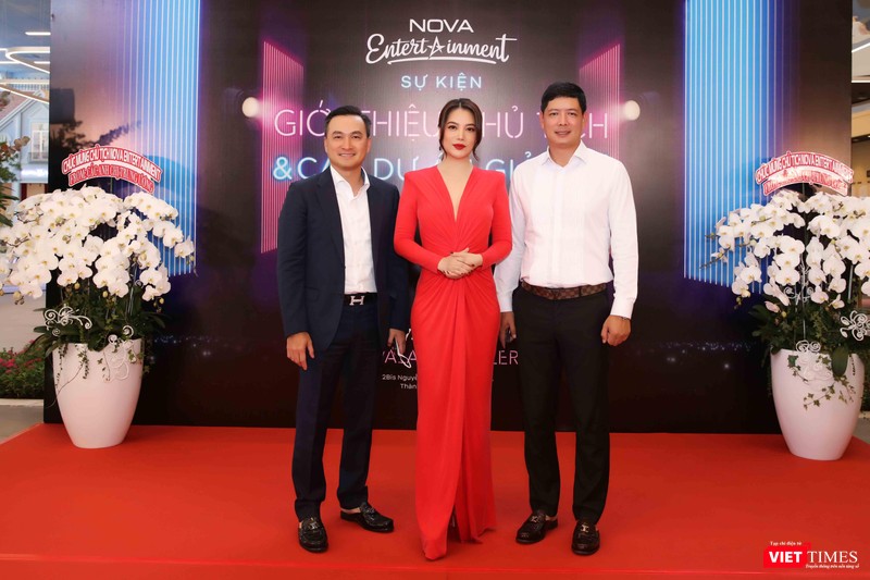 Chi Bảo, Trương Ngọc Ánh và MC - siêu mẫu Bình Minh Chi Bảo, Trương Ngọc Ánh và MC - siêu mẫu Bình Minh