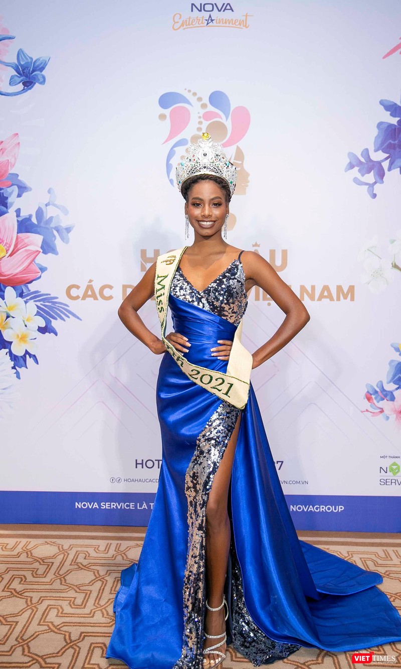 Hoa hậu Destiny Evelyn Wagner tốt nghiệp cử nhân quản trị kinh doanh tại Pace University, New York Hoa hậu Destiny Evelyn Wagner tốt nghiệp cử nhân quản trị kinh doanh tại Pace University, New York
