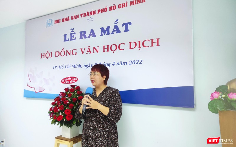 Dịch giả Nguyễn Lệ Chi (Phó Chủ tịch Hội đồng Văn học dịch) phát biểu tại buổi ra mắt Dịch giả Nguyễn Lệ Chi (Phó Chủ tịch Hội đồng Văn học dịch) phát biểu tại buổi ra mắt