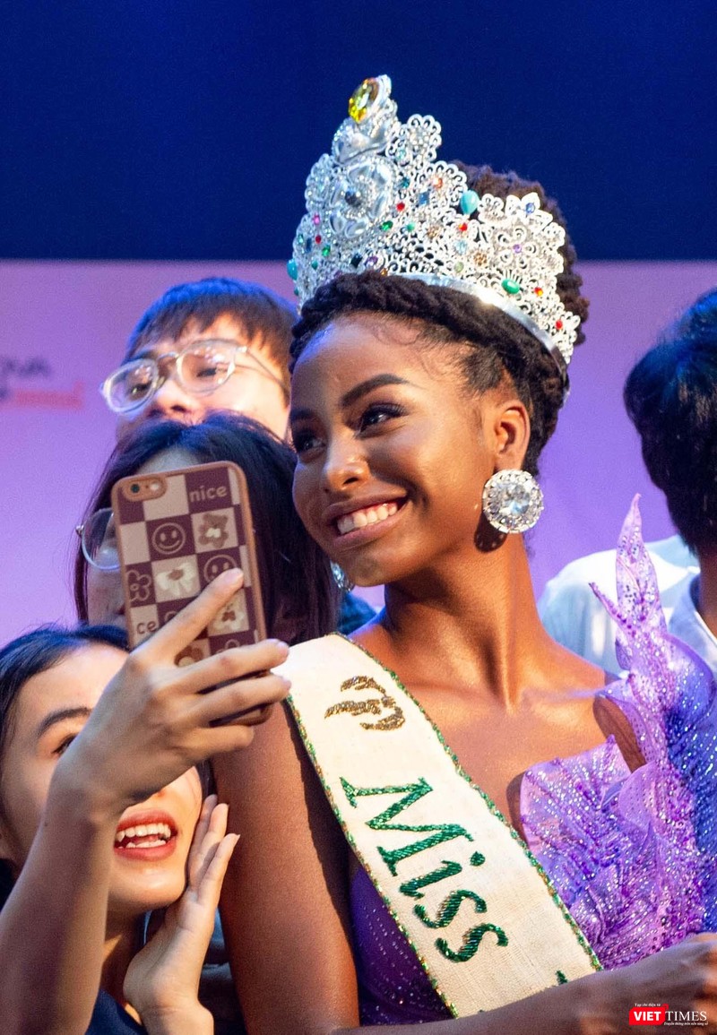 Miss Earth 2021 nhận được những lời khen ngợi về sự thân thiện, gần gũi và hoà đồng Miss Earth 2021 nhận được những lời khen ngợi về sự thân thiện, gần gũi và hoà đồng