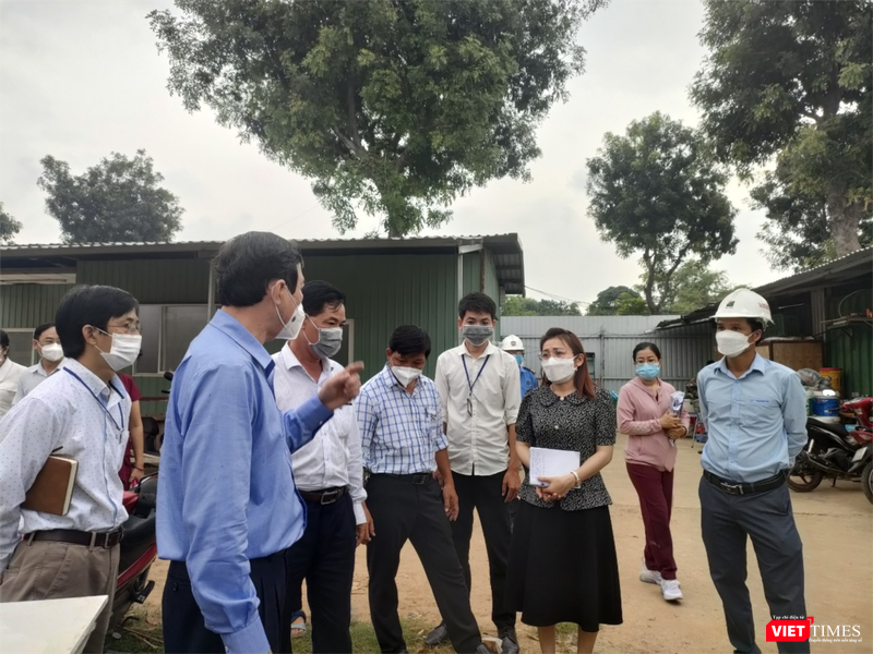 Đoàn kiểm tra trao đổi với chính quyền địa phương về biện pháp phòng SXHD Đoàn kiểm tra trao đổi với chính quyền địa phương về biện pháp phòng SXHD