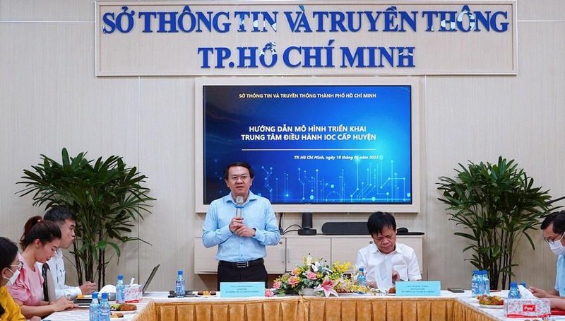 Giám đốc Sở TT&amp;TT TP.HCM Lâm Đình Thắng phát biểu tại hội nghị hướng dẫn triển khai mô hình Trung tâm điều hành thông minh cấp quận, huyện. Ảnh: Thiện Hợp