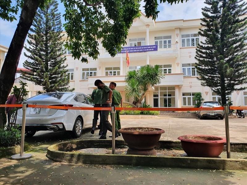 Khởi tố, bắt tạm giam Giám đốc CDC Đắk Lắk cùng thuộc cấp. Ảnh: Bảo Trung