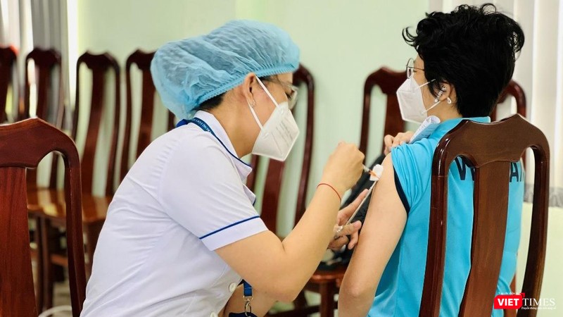 Tiêm vaccine COVID-19 mũi 3 và mũi 4 cho người dân cho TP.HCM Tiêm vaccine COVID-19 mũi 3 và mũi 4 cho người dân cho TP.HCM