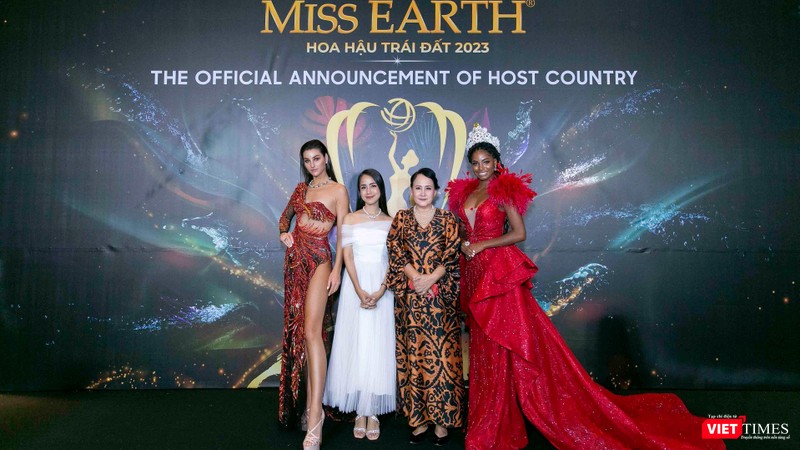 Hai đại diện sắc đẹp của cuộc thi Miss Earth 2020 và 2021 cùng có mặt tại Việt Nam để trò chuyện, huấn luyện cho thí sinh tham dự Miss Earth 2022