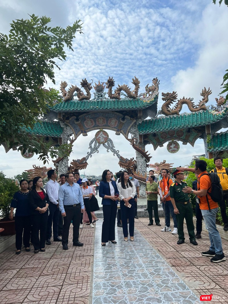 Bà Phan Thị Thắng - Phó Chủ tịch UBND TP.HCM và bà Nguyễn Thị Ánh Hoa - Giám đốc Sở Du lịch cùng tham gia chuyến khảo sát Bà Phan Thị Thắng - Phó Chủ tịch UBND TP.HCM và bà Nguyễn Thị Ánh Hoa - Giám đốc Sở Du lịch cùng tham gia chuyến khảo sát