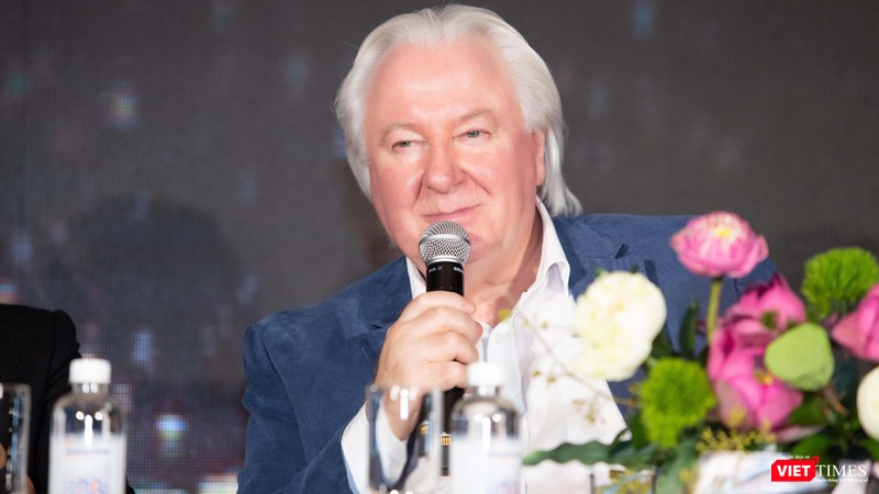 Ông Graham Cooke - Chủ tịch Tổ chức World Travel Group - đánh giá Việt Nam có rất nhiều thắng cảnh đẹp Ông Graham Cooke - Chủ tịch Tổ chức World Travel Group - đánh giá Việt Nam có rất nhiều thắng cảnh đẹp