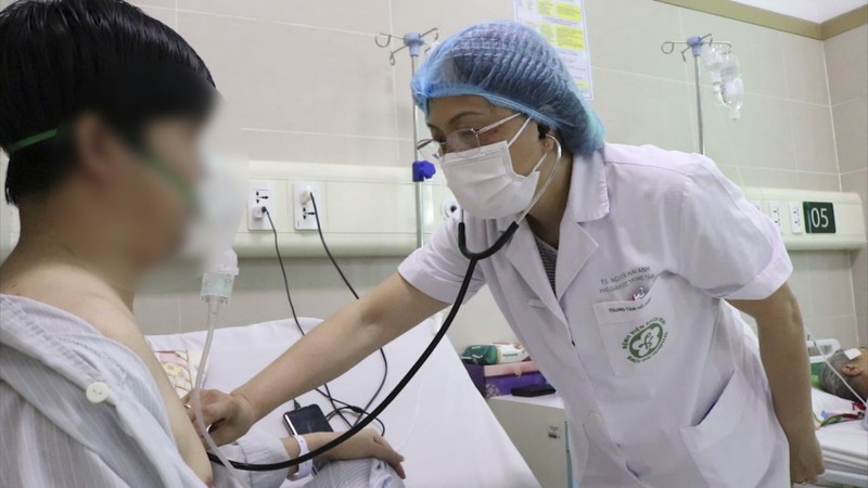 Bác sĩ Hải Anh thăm khám cho bệnh nhân (Ảnh: BVCC) Bác sĩ Hải Anh thăm khám cho bệnh nhân (Ảnh: BVCC)