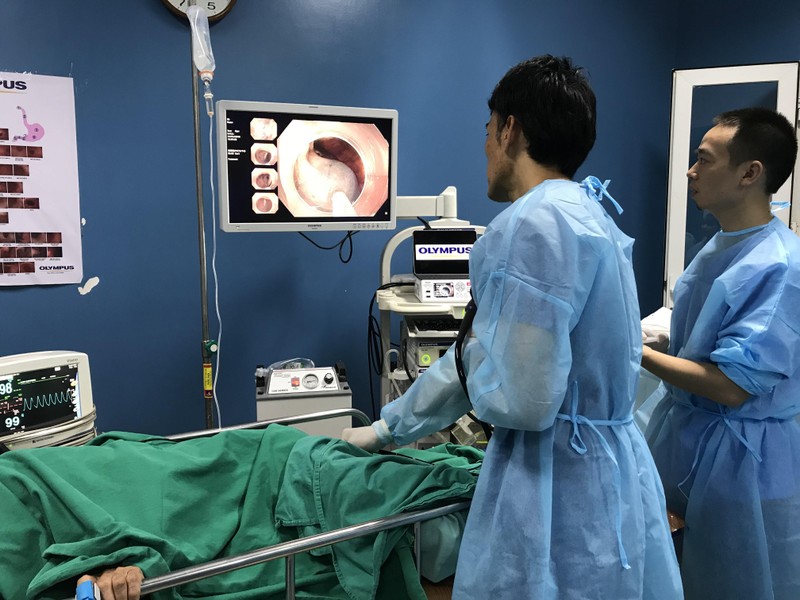 Bác sĩ Bệnh viện K nội soi đại trực tràng cho bệnh nhân Bác sĩ Bệnh viện K nội soi đại trực tràng cho bệnh nhân