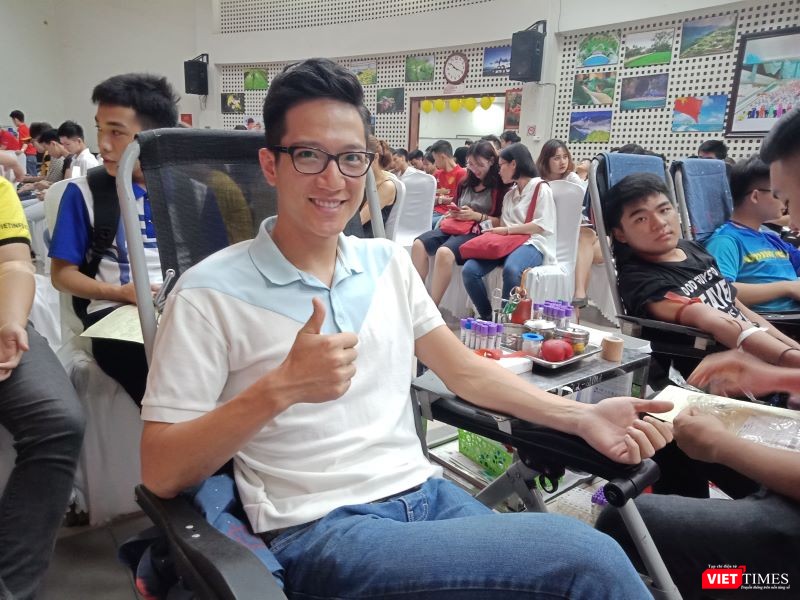 Diễn viên Chí Nhân tham gia hiến máu lần thứ 4 Diễn viên Chí Nhân tham gia hiến máu lần thứ 4