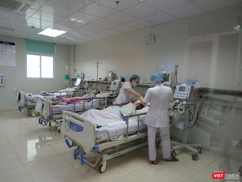 Các bệnh nhi nằm thở máy ở dãy này đều mắc viêm não Nhật Bản.